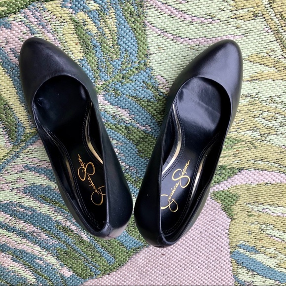 Jessica Simpson • 8M Black Angelah Pump - Picture 6 of 7